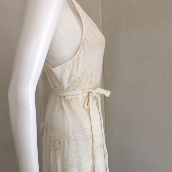 CHELSEA & VIOLET Embroidered Ivory Floral Wrap Hi-low Dress Sz. Large - Picture 5 of 12